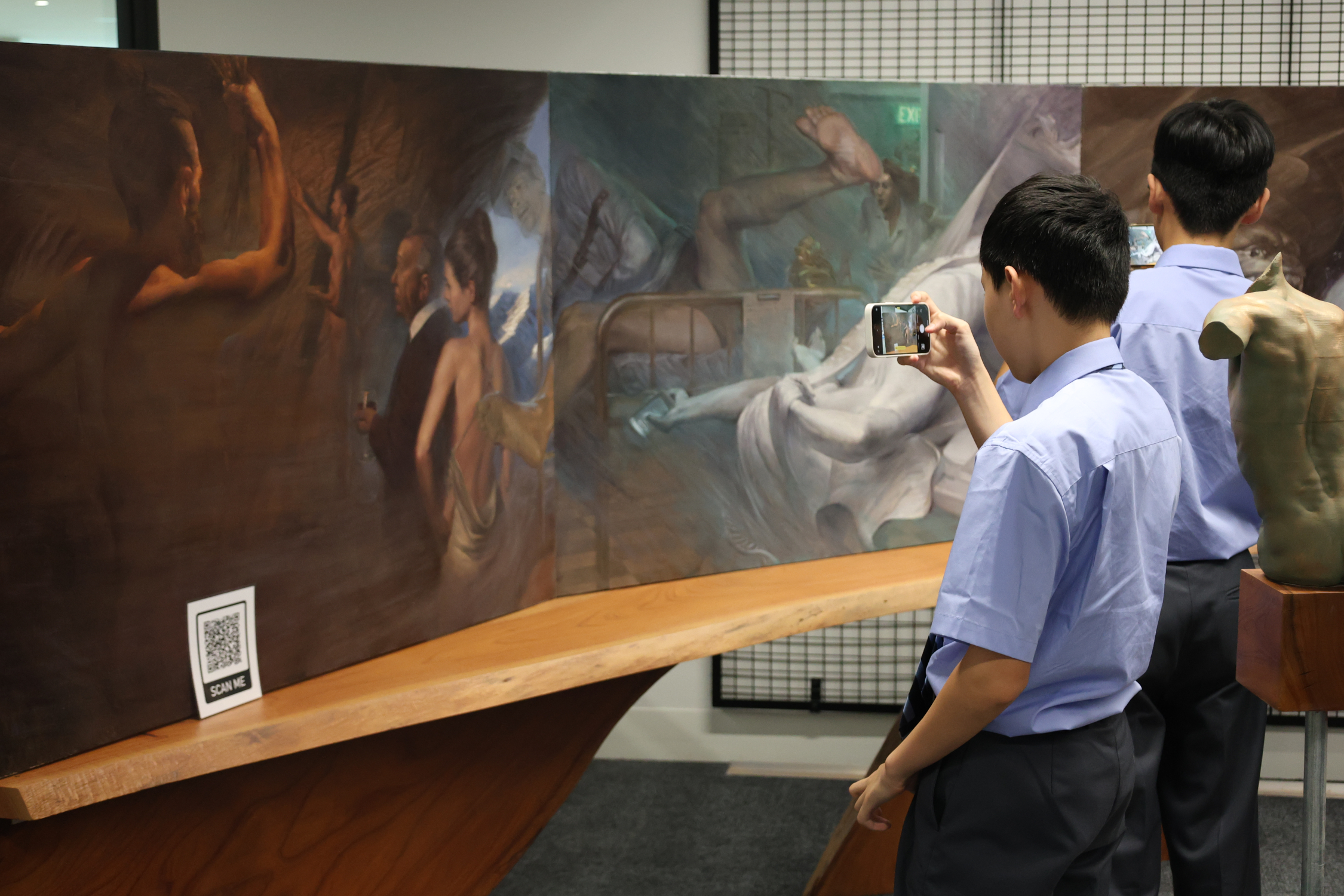 English Meets Art: Design Thinking in Action